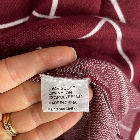 Zesica Plaid Super Soft Stretchy Pullover Turtleneck Sweater Size Medium (NWT) - Picture 3 of 5